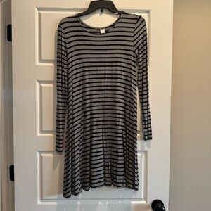 Old Navy Black and White Long Sleeve Crew Neck Dress